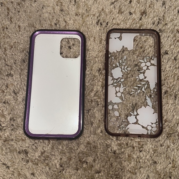 SET OF IPHONE 12 CASES - Picture 2 of 5